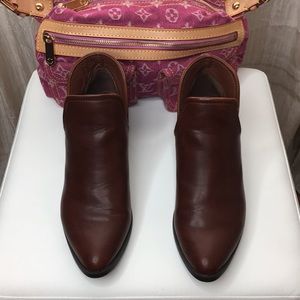 Ankle boots brown pointed toe